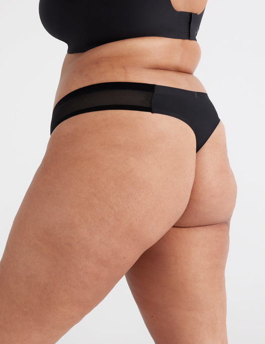 Gabi has 45" hips, 33" waist and wears a Knix size XL