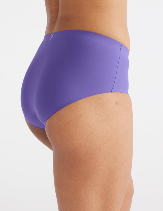 Aisha has 37" hips, 27.5" waist and wears a size S